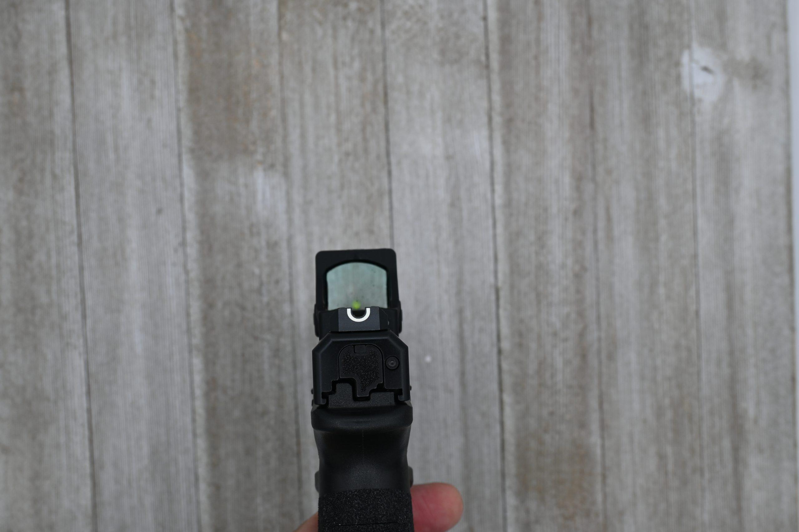With the Vortex Defender mounted via Pin Set 1, the Echelon's standard-height iron sights co-witness cleanly through the optic — a practical advantage over taller plate-mounted setups.