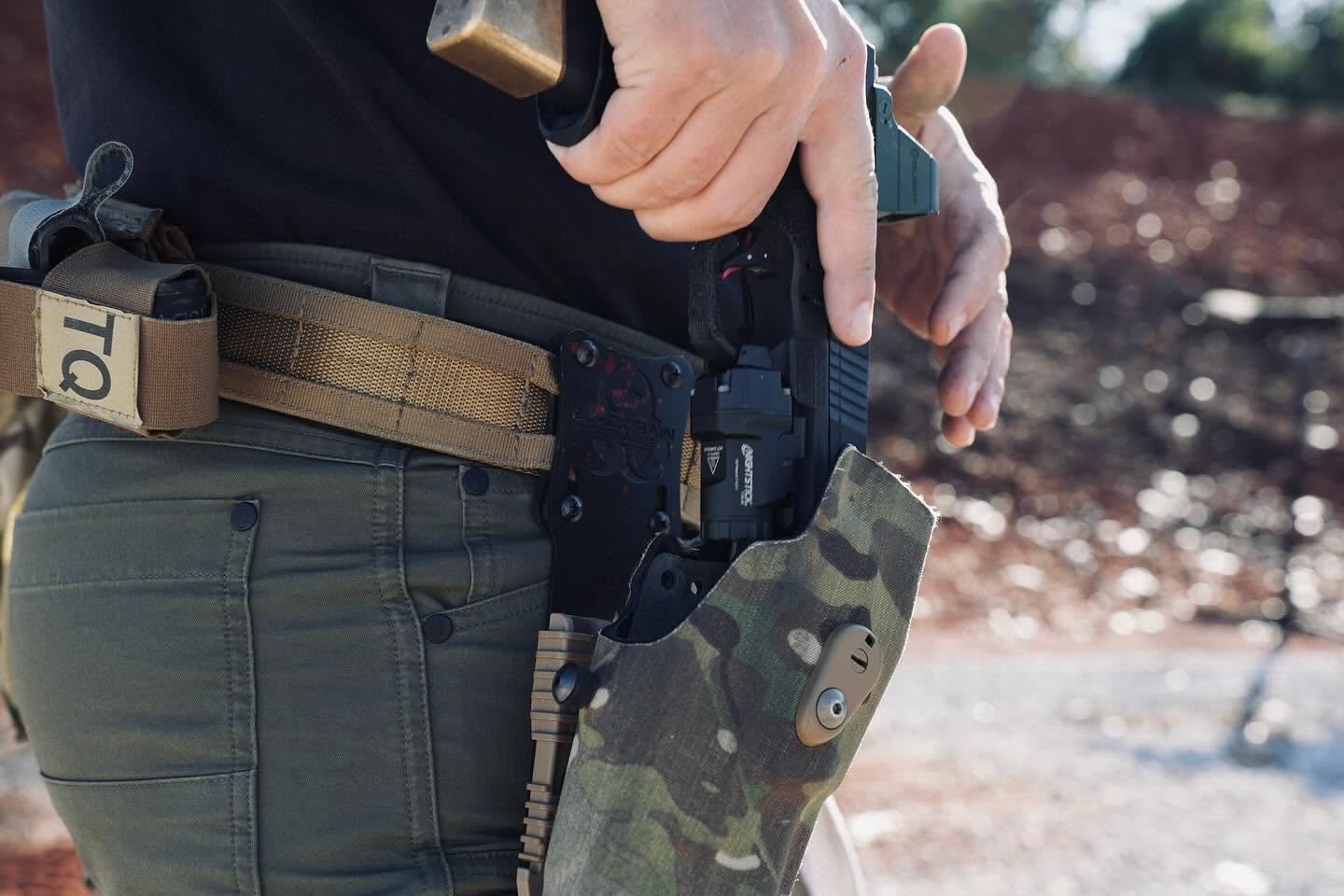 Both Frontline configurations fit G19-pattern holsters reliably.