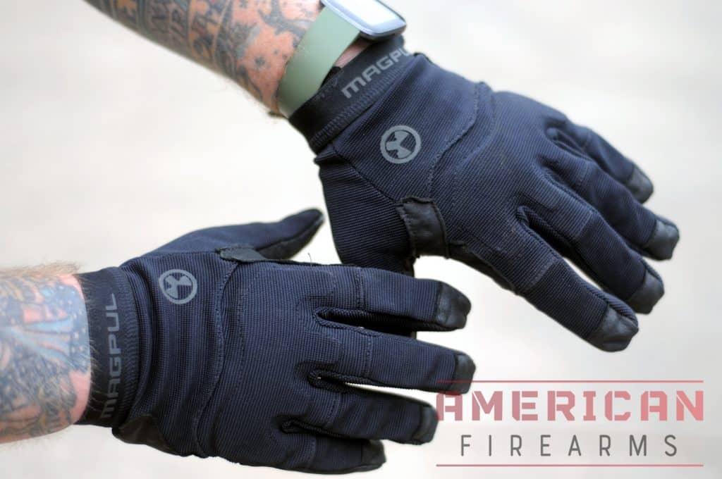 The Magpul Patrol 2.0 gloves uses a slight padding across the knuckles to add protection. The additional material also adds to heat retention.