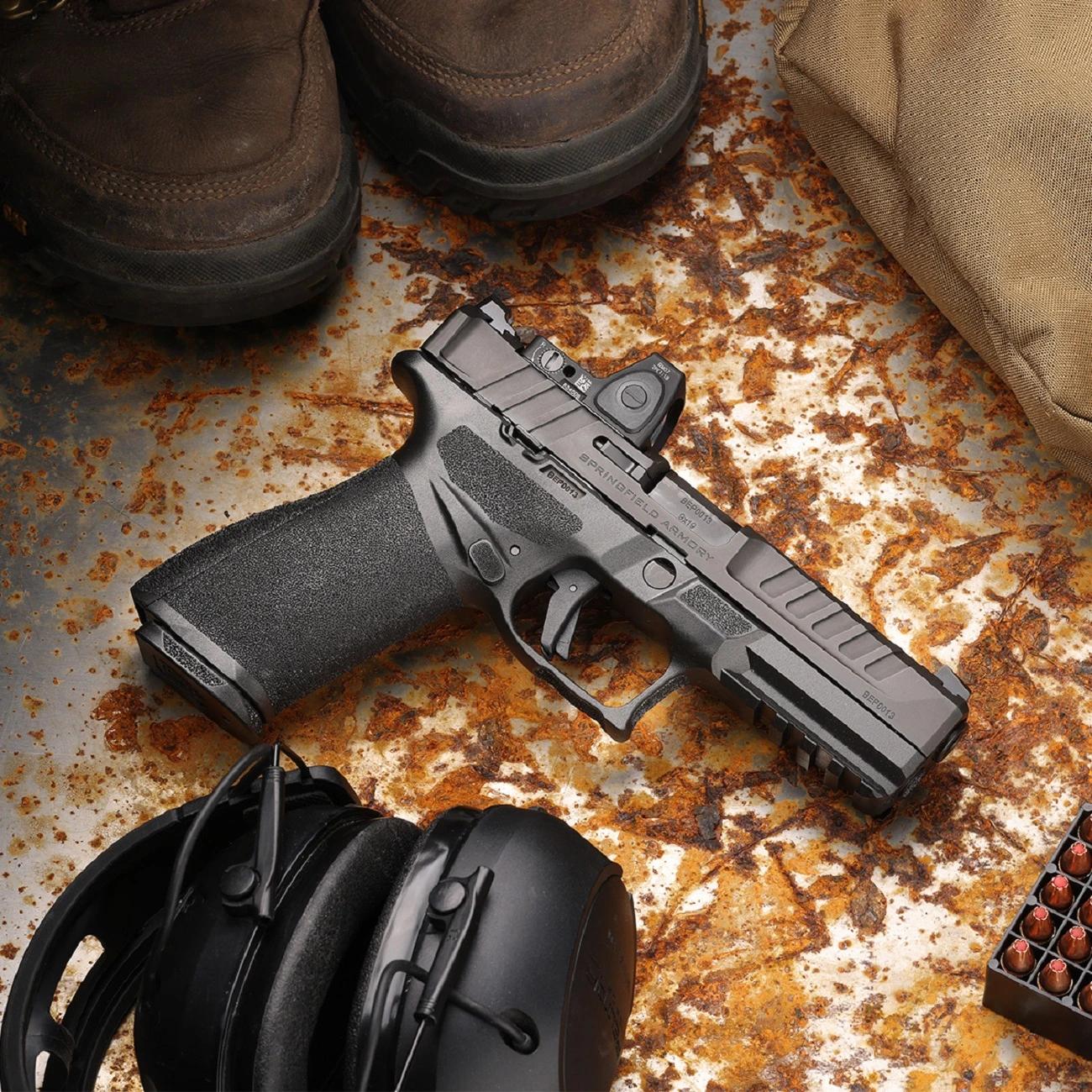 SA's Echelon uses a echassis pistol system similar to the Steyr M9 and SIG P250/P320.