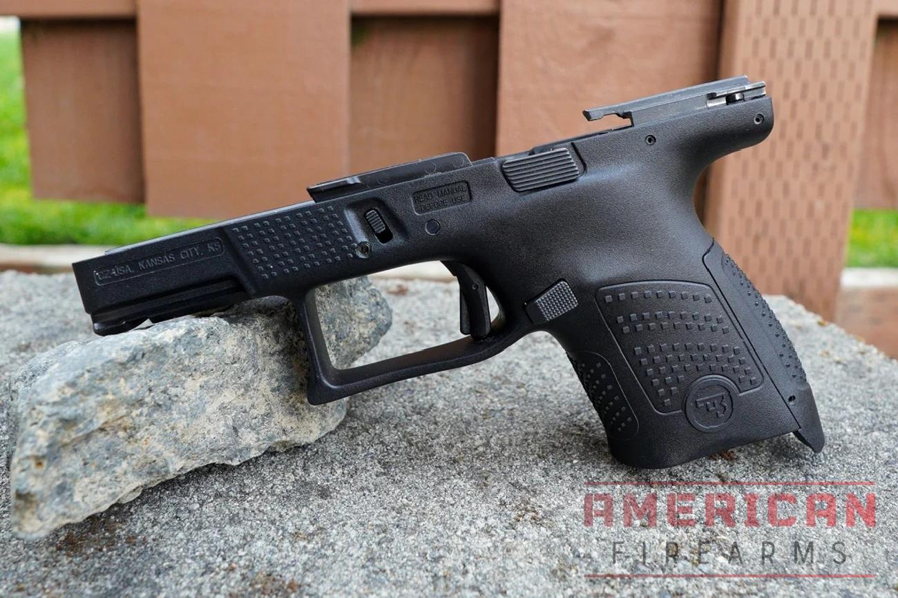The grip is decidedly less utilitarian than a Glock (without being revolutionary.)